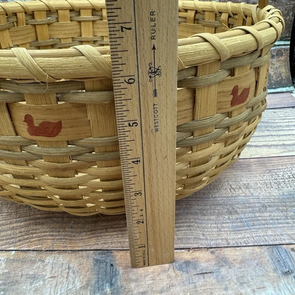 Vtg Country Woven Wicker Flat Weave Basket Handmade Farmhouse Handle Duck‎ Tulip